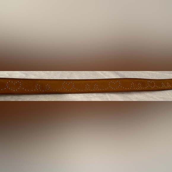 Justin brown leather belt, 26 inches, gorgeous horse/rose wreath - Picture 4 of 9